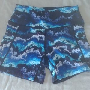 CVG Storm Shorts medium NWOT